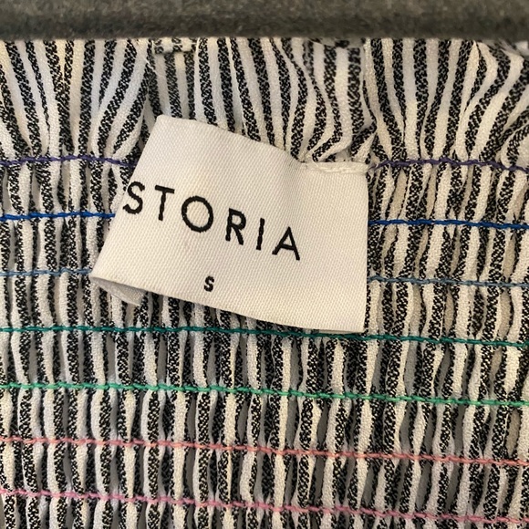 Off the shoulder smocked top - Picture 2 of 4